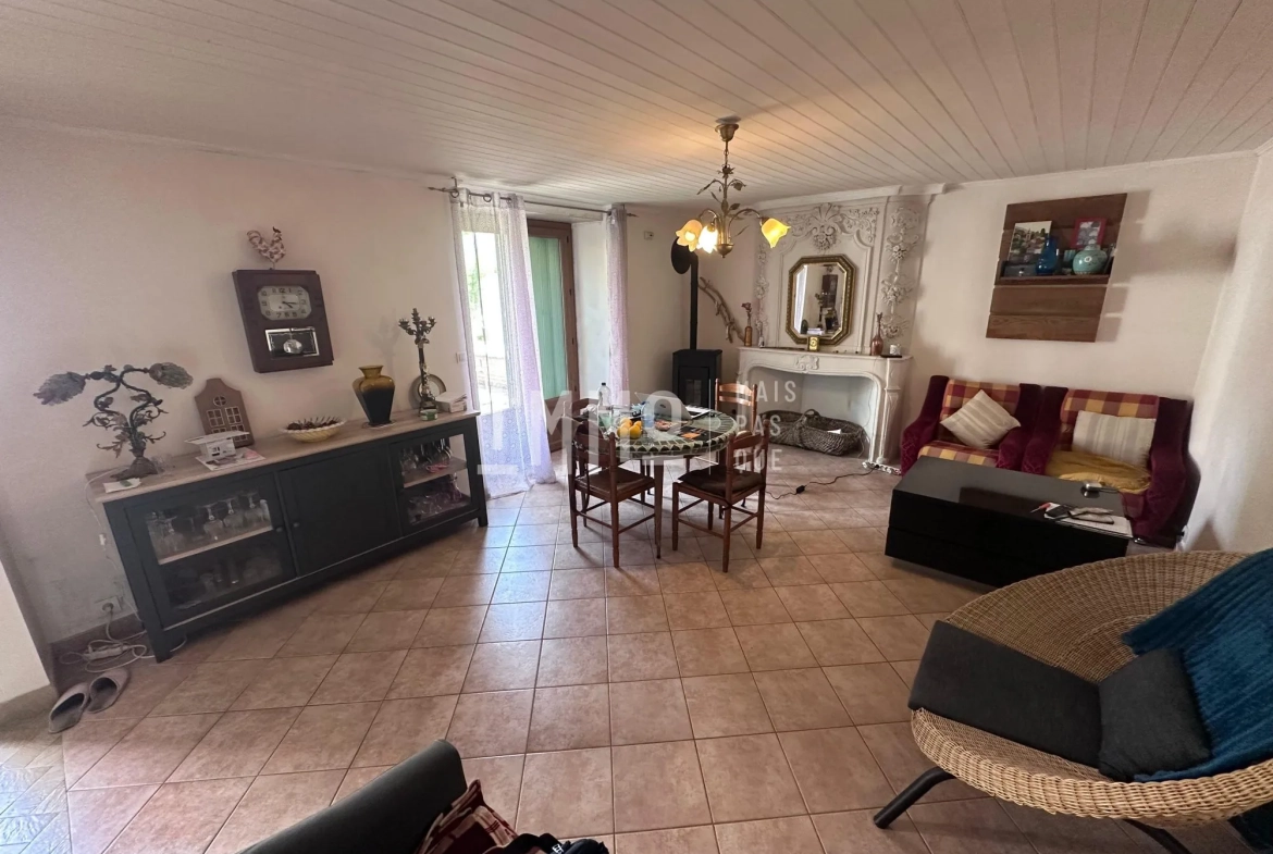 Maison à Mayet avec 3 chambres, jardin et dépendance - Qualité et confort 