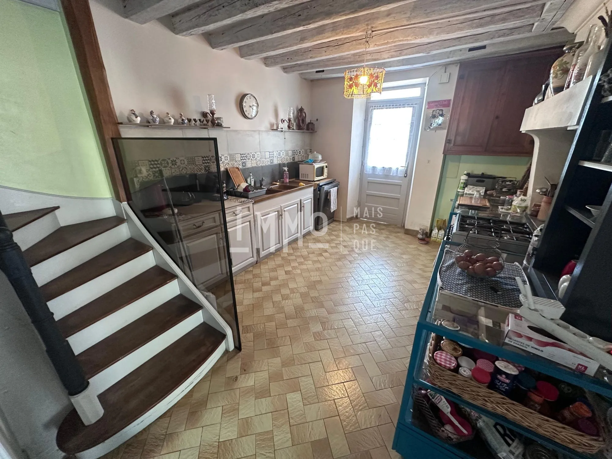 Maison à Mayet avec 3 chambres, jardin et dépendance - Qualité et confort 