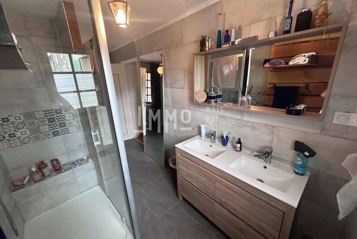 Maison à Mayet avec 3 chambres, jardin et dépendance - Qualité et confort 