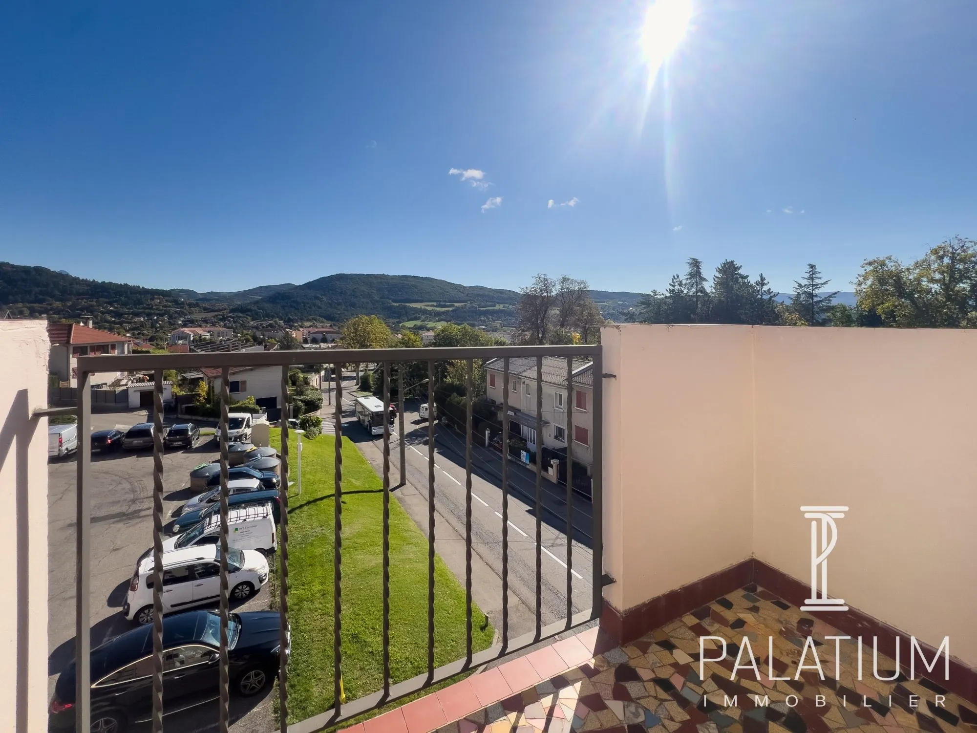 Appartement T3 rénové de 49 m² à Gap avec terrasse et cave 
