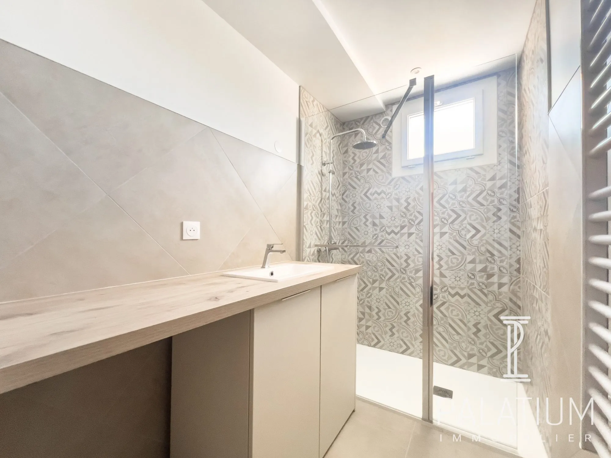 Appartement T3 rénové de 49 m² à Gap avec terrasse et cave 