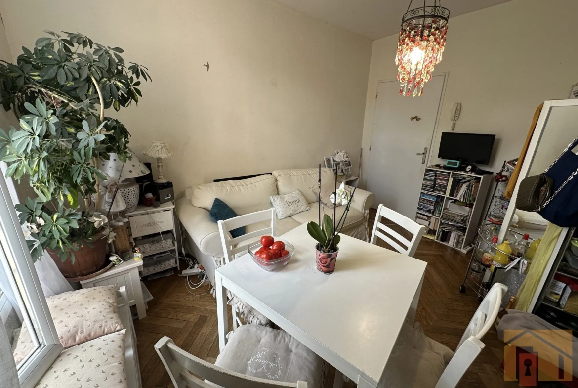 Immeuble à vendre à Agen avec deux appartements locatifs au cœur du centre-ville 