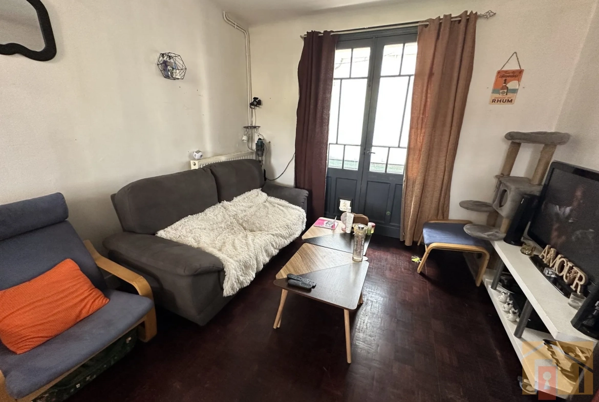 Immeuble à vendre à Agen avec deux appartements locatifs au cœur du centre-ville 