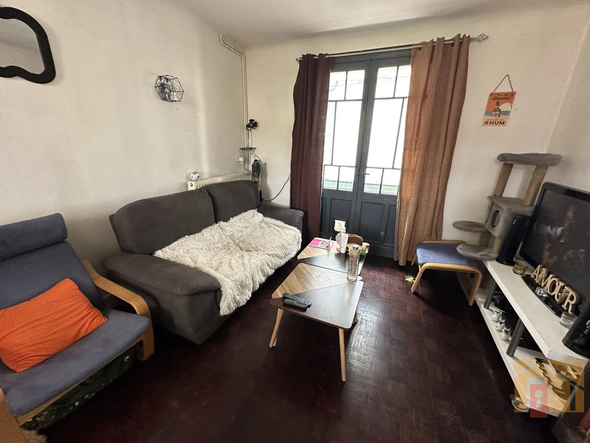 Immeuble à vendre à Agen avec deux appartements locatifs au cœur du centre-ville 