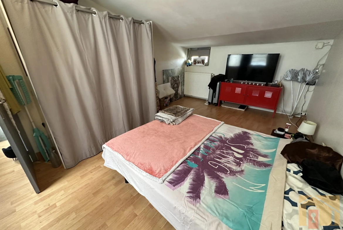 Immeuble à vendre à Agen avec deux appartements locatifs au cœur du centre-ville 