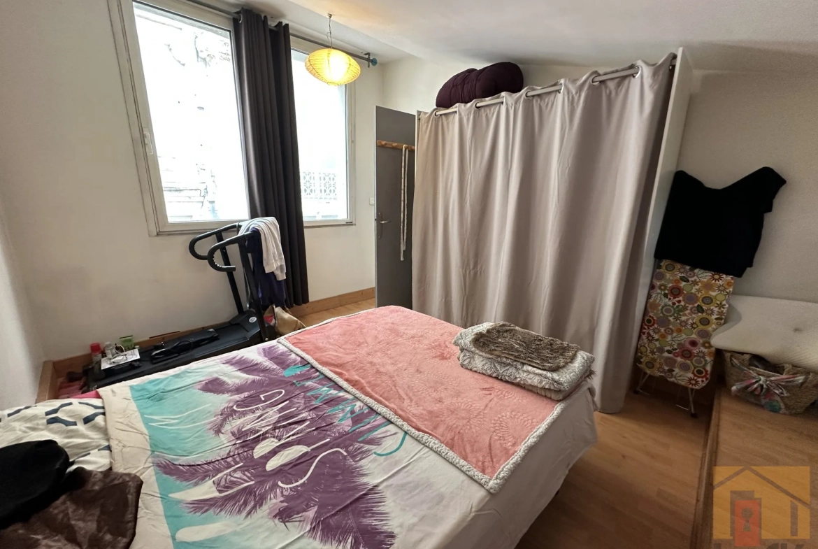 Immeuble à vendre à Agen avec deux appartements locatifs au cœur du centre-ville 