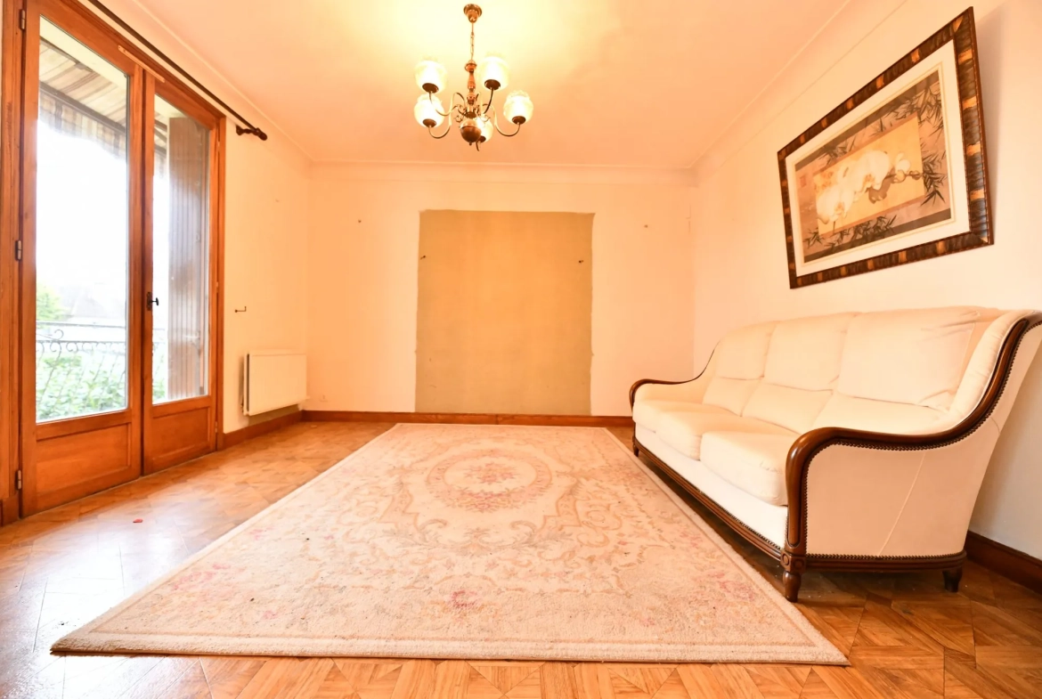 Maison familiale de 115 m² à Pleaux avec garage et véranda 