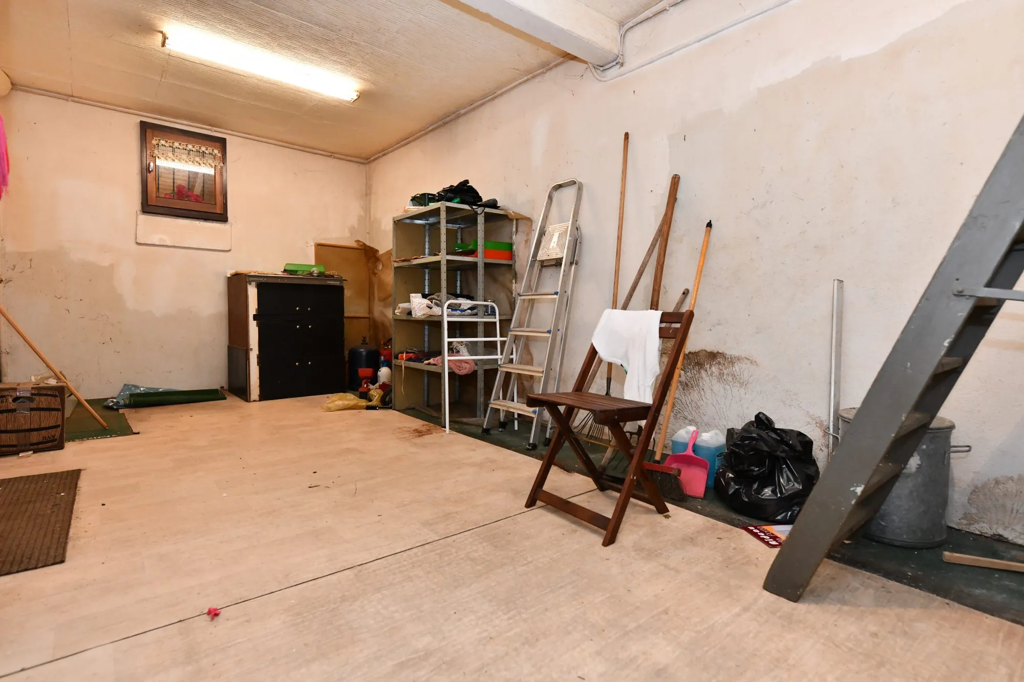 Maison familiale de 115 m² à Pleaux avec garage et véranda 