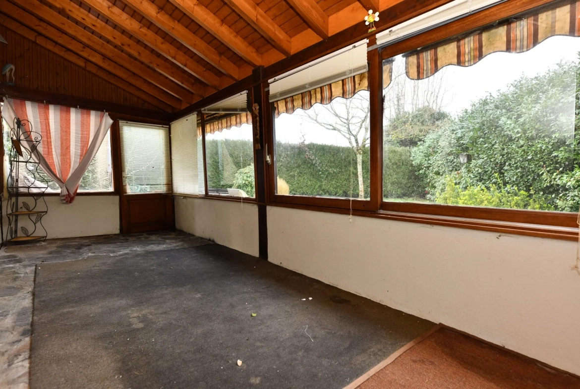 Maison familiale de 115 m² à Pleaux avec garage et véranda 