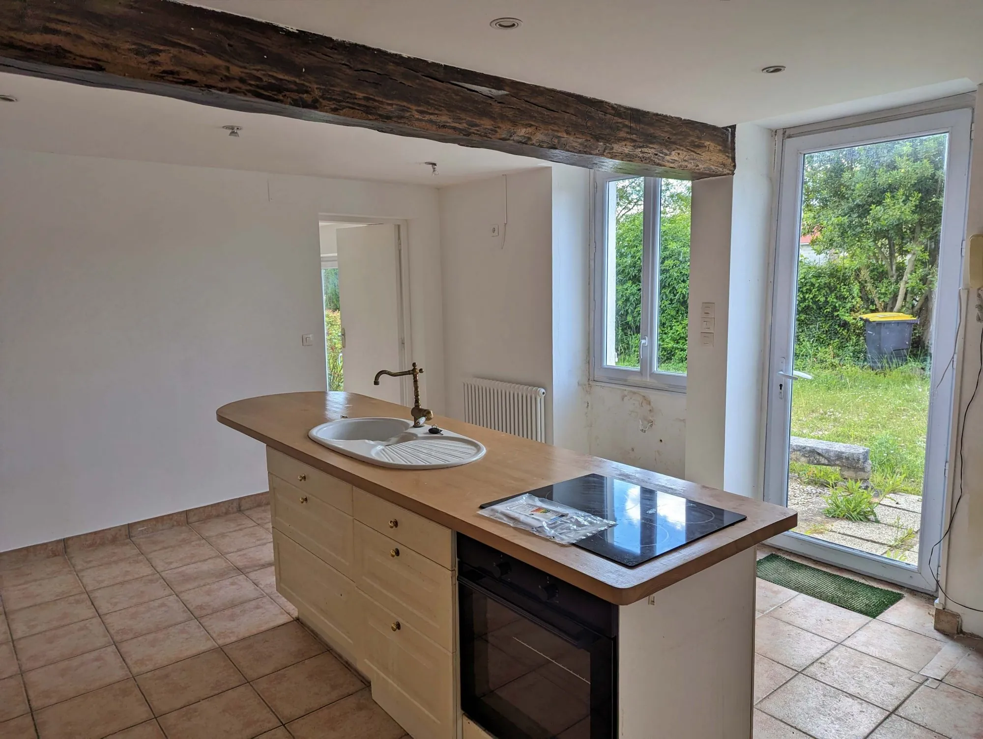 Grande maison à rénover avec jardin près de Vermenton - Potentiel exceptionnel 