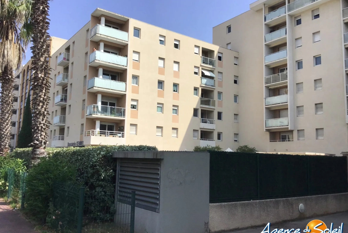 Appartement T2 avec parking, piscine et balcon à Perpignan 