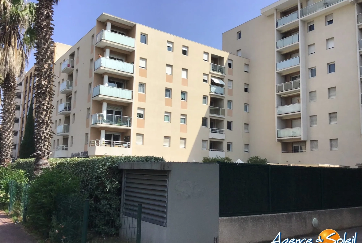 Appartement T2 avec parking, piscine et balcon à Perpignan 