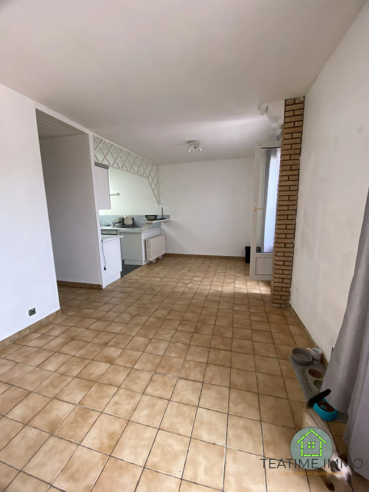 Appartement à vendre à Noyon, 2 chambres, balcon, locatif, charmant et lumineux 