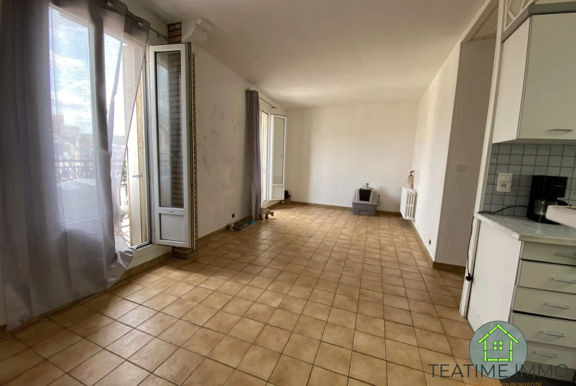 Appartement à vendre à Noyon, 2 chambres, balcon, locatif, charmant et lumineux 