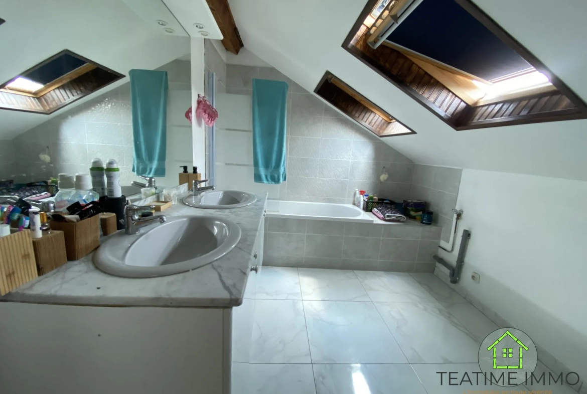 Appartement à vendre à Noyon, 2 chambres, balcon, locatif, charmant et lumineux 