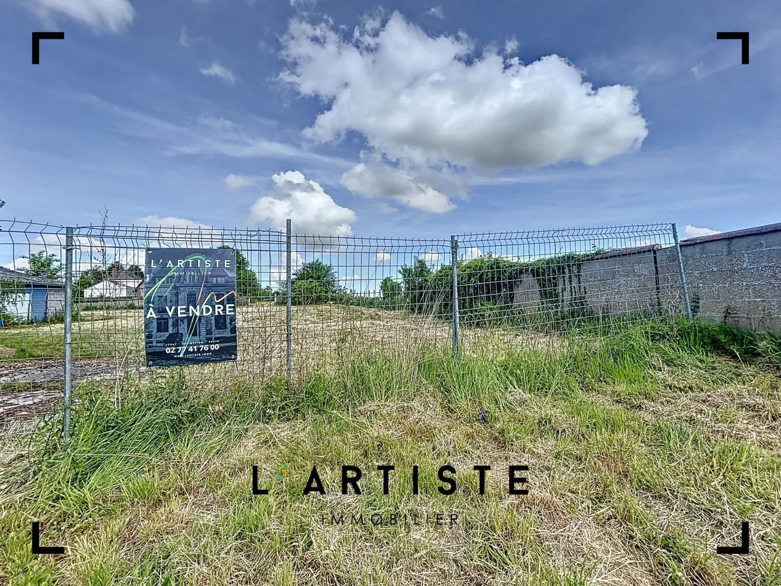 Terrain à bâtir de 2494 m² à La Londe, secteur recherché et viabilisé 
