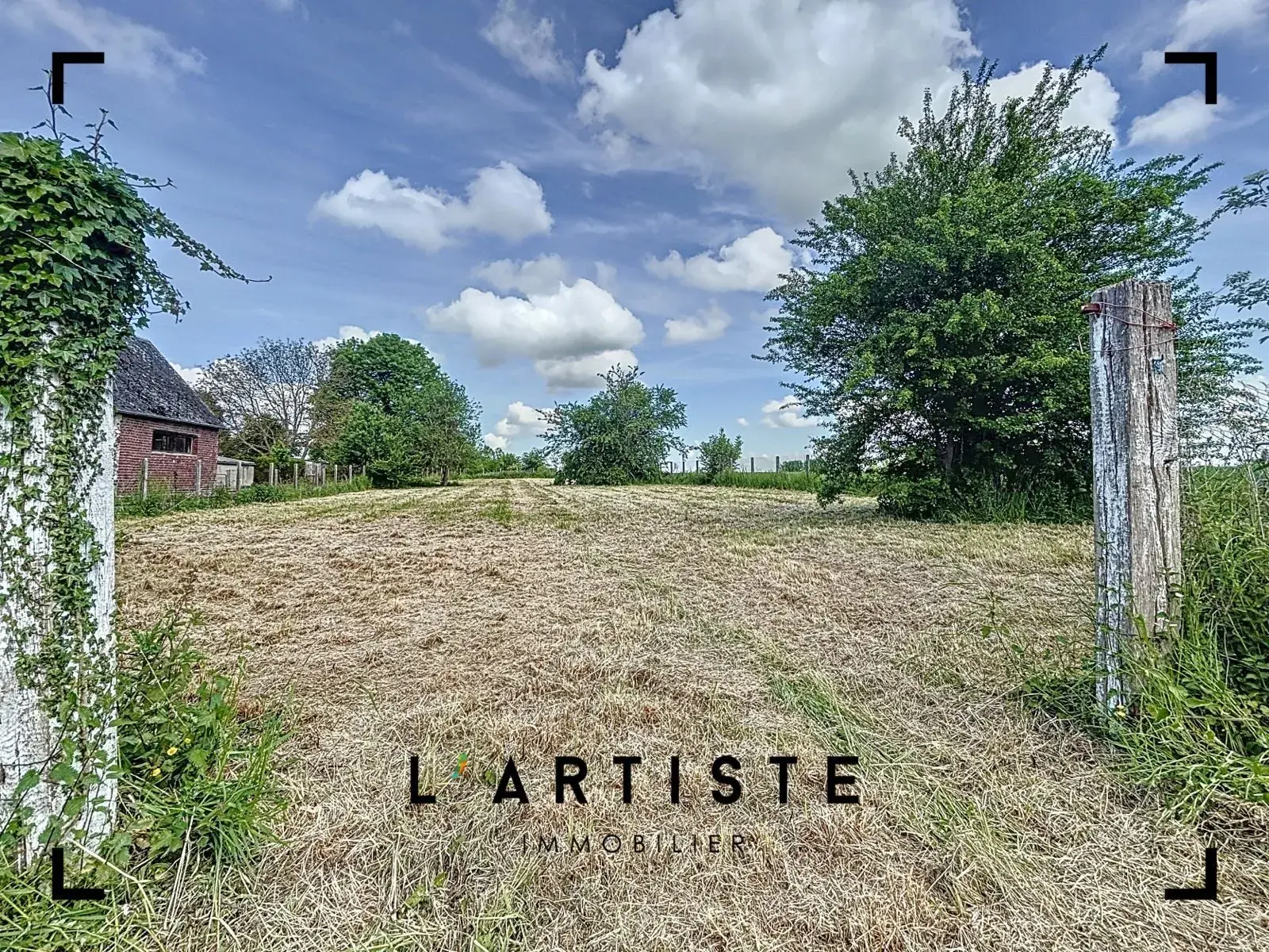 Terrain à bâtir de 2494 m² à La Londe, secteur recherché et viabilisé 