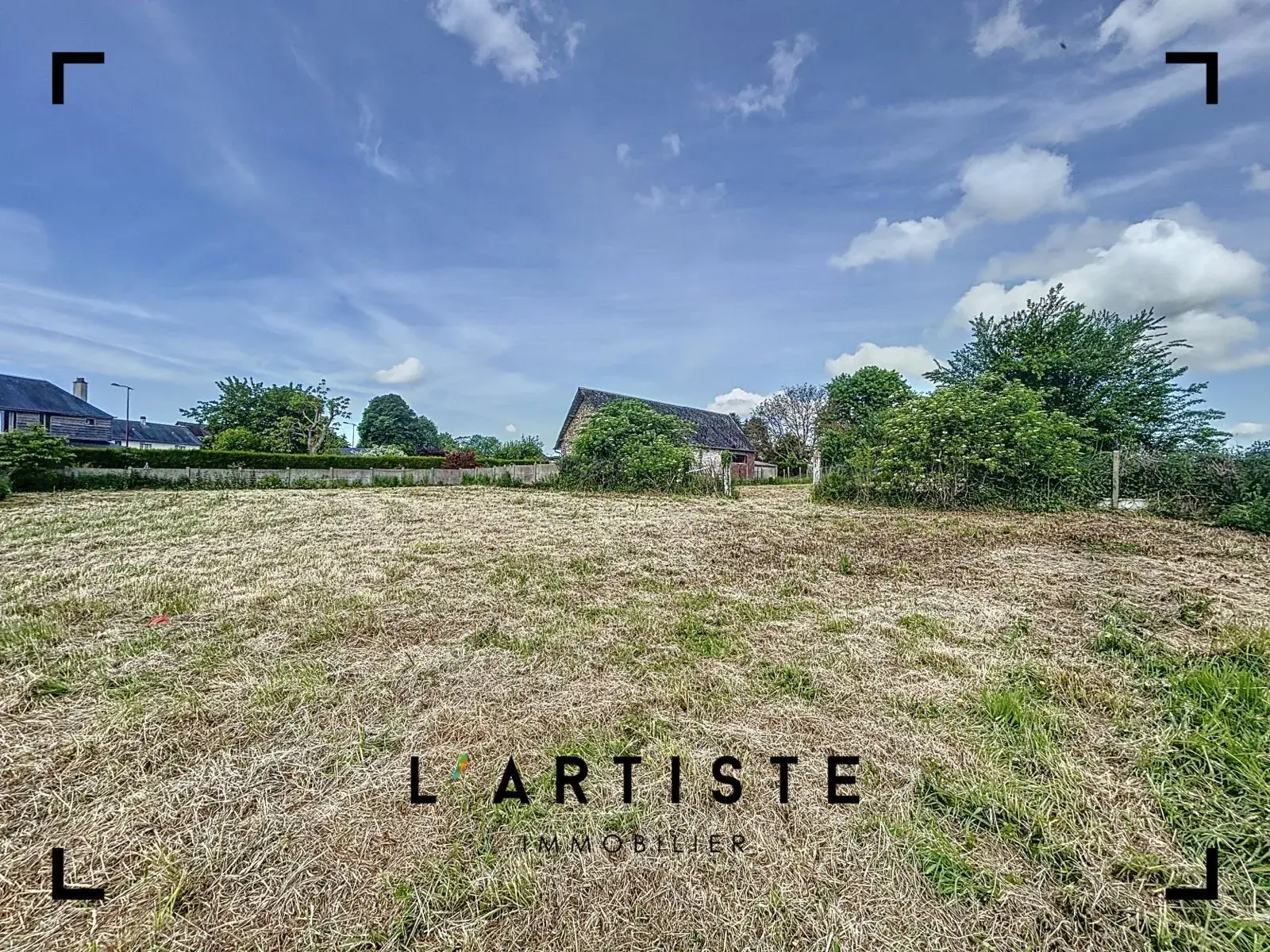 Terrain à bâtir de 2494 m² à La Londe, secteur recherché et viabilisé 