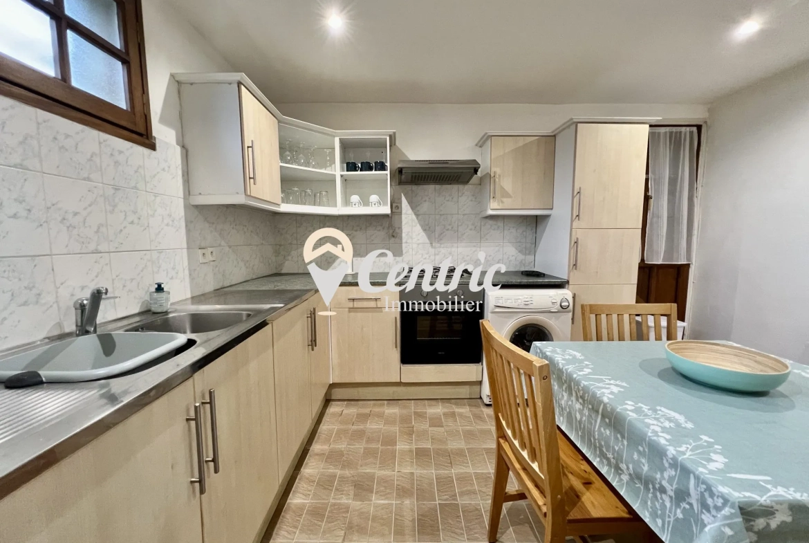 Maison de Bourg en Pierre avec Terrain à Neuvy-Bouin - Opportunité à 70 000 € 