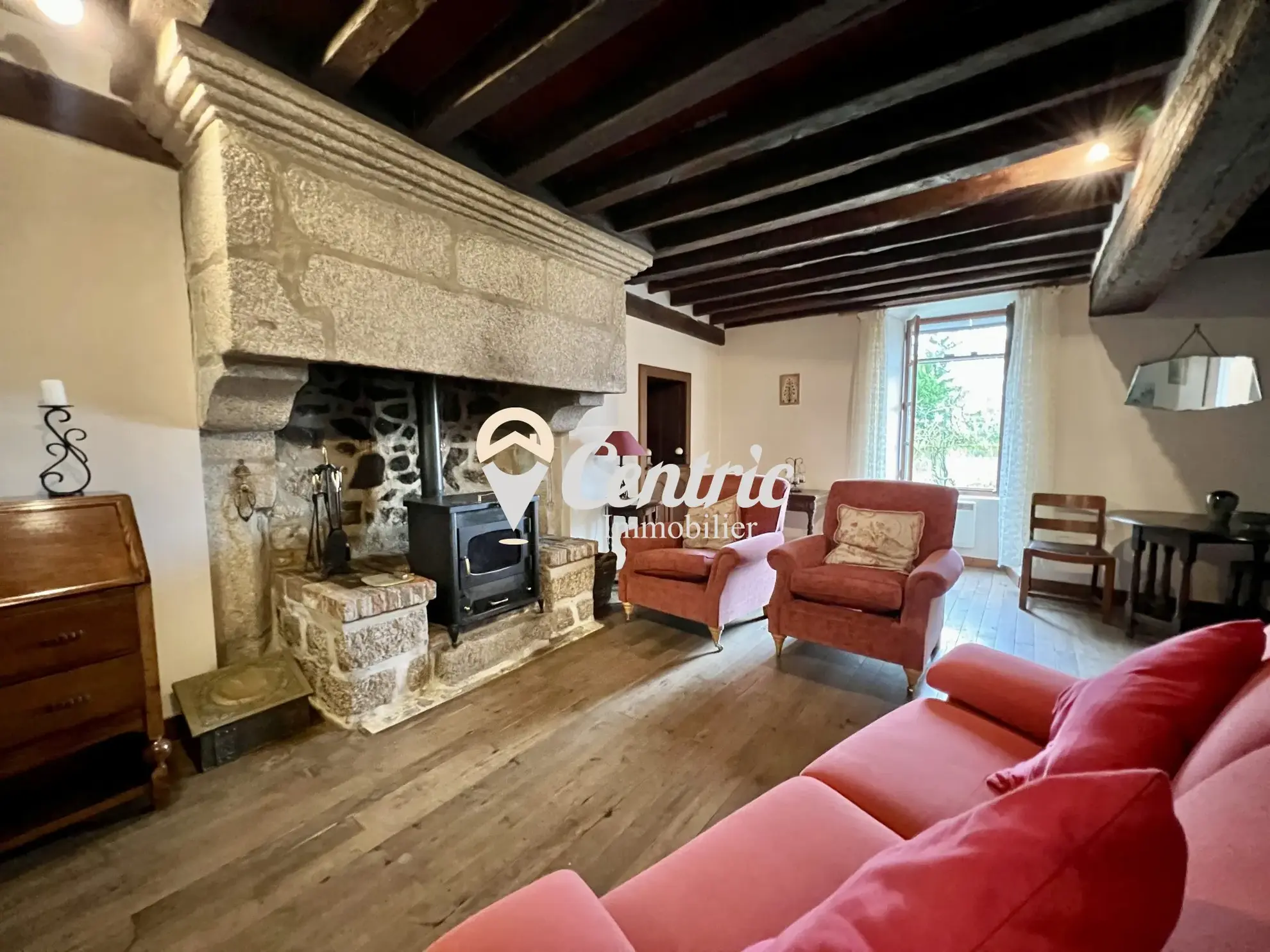 Maison de Bourg en Pierre avec Terrain à Neuvy-Bouin - Opportunité à 70 000 € 