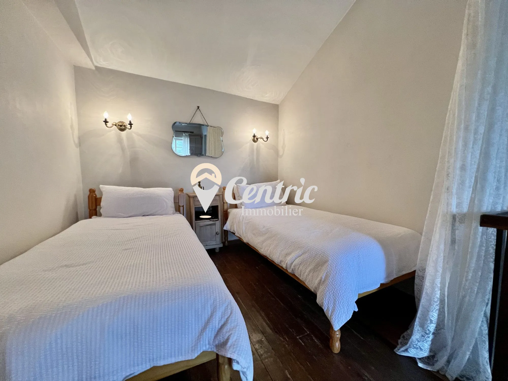 Maison de Bourg en Pierre avec Terrain à Neuvy-Bouin - Opportunité à 70 000 € 