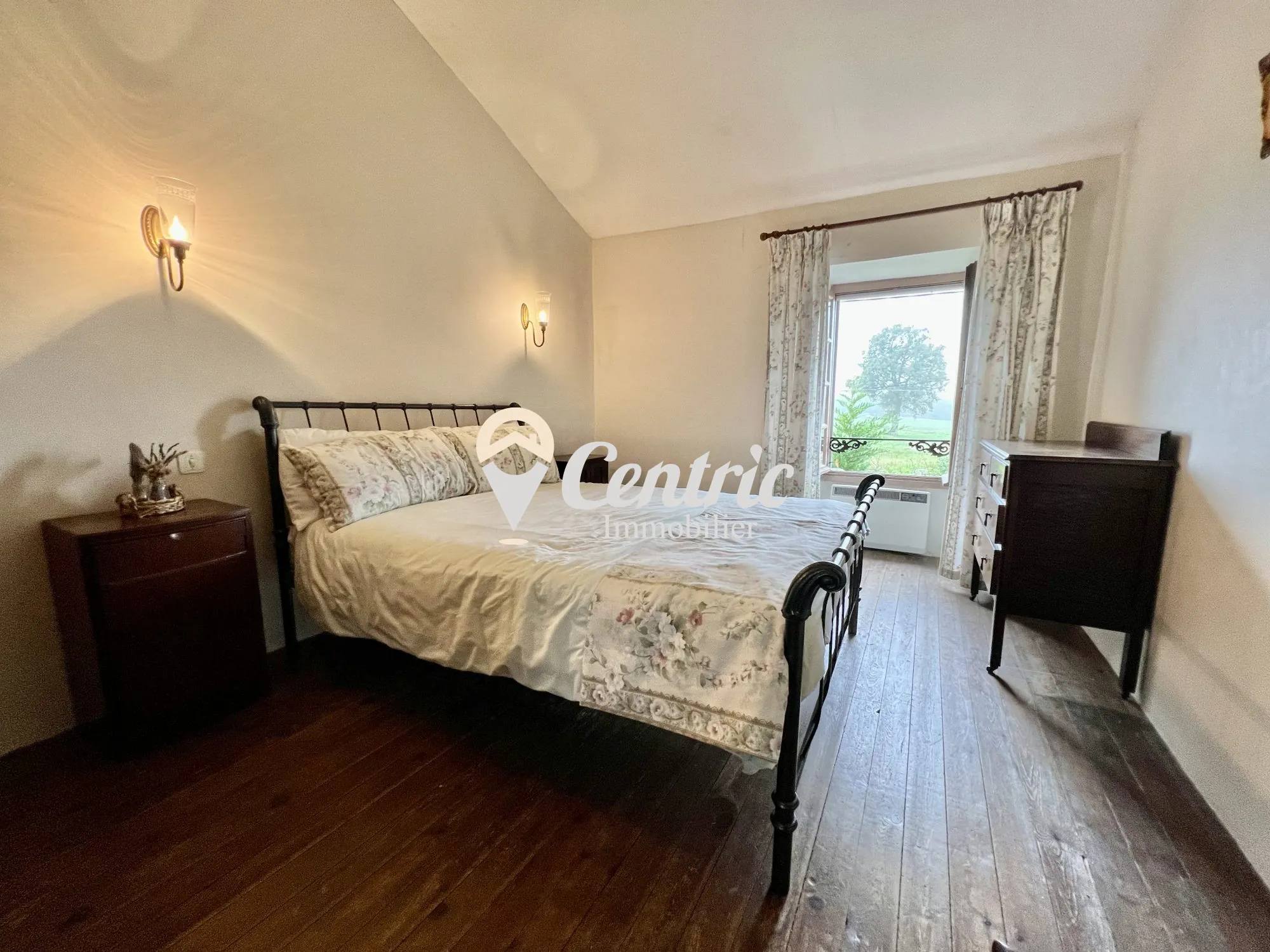 Maison de Bourg en Pierre avec Terrain à Neuvy-Bouin - Opportunité à 70 000 € 