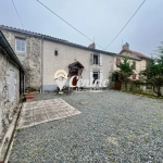 Maison de Bourg en Pierre avec Terrain à Neuvy-Bouin - Opportunité à 70 000 €
