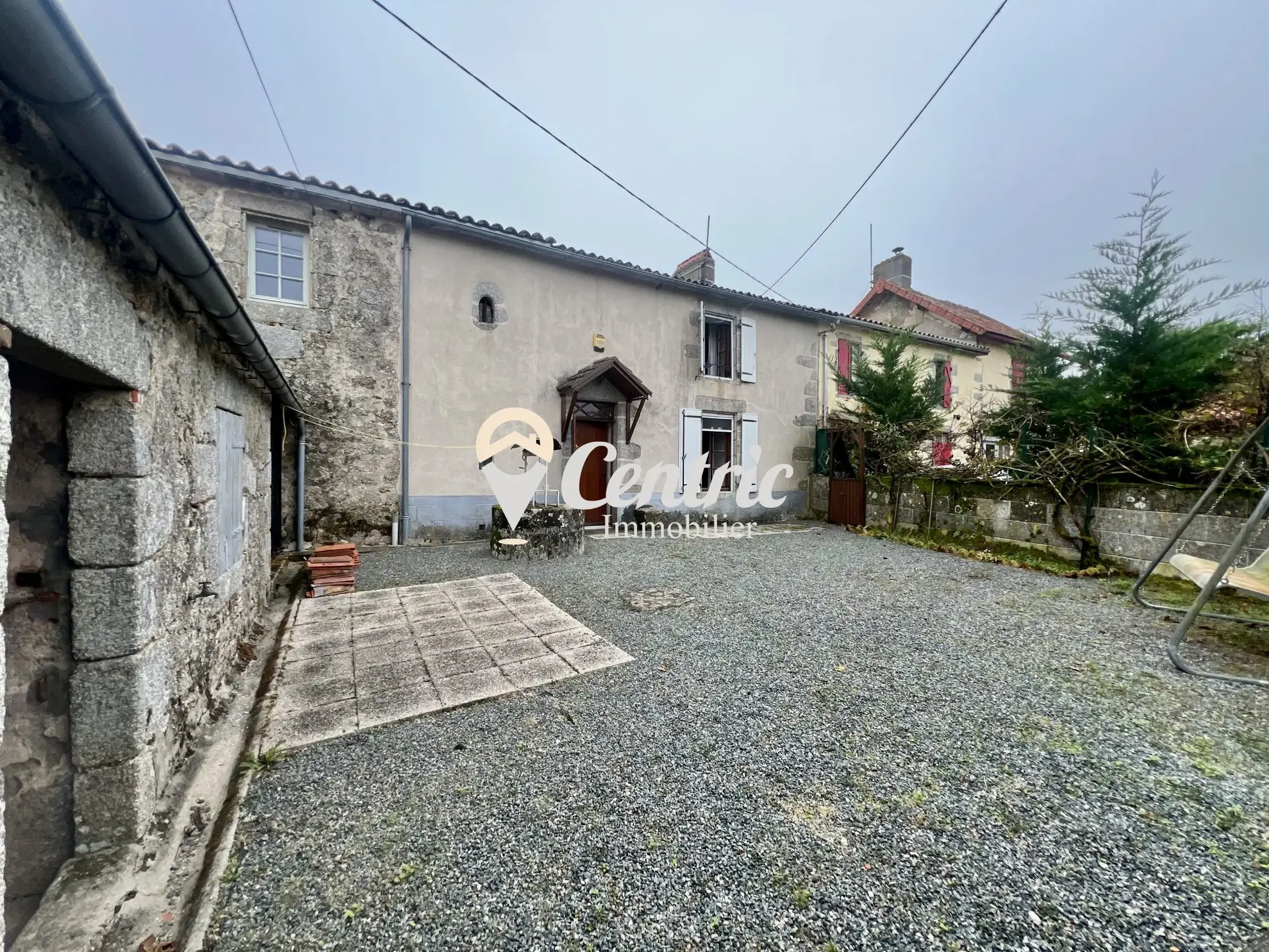 Maison de Bourg en Pierre avec Terrain à Neuvy-Bouin - Opportunité à 70 000 € 