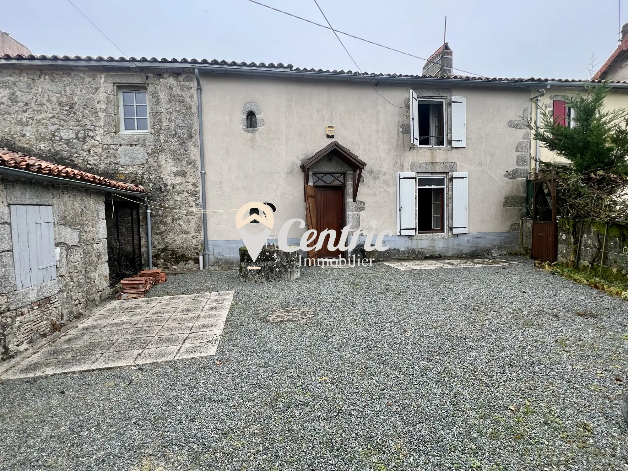 Maison de Bourg en Pierre avec Terrain à Neuvy-Bouin - Opportunité à 70 000 € 