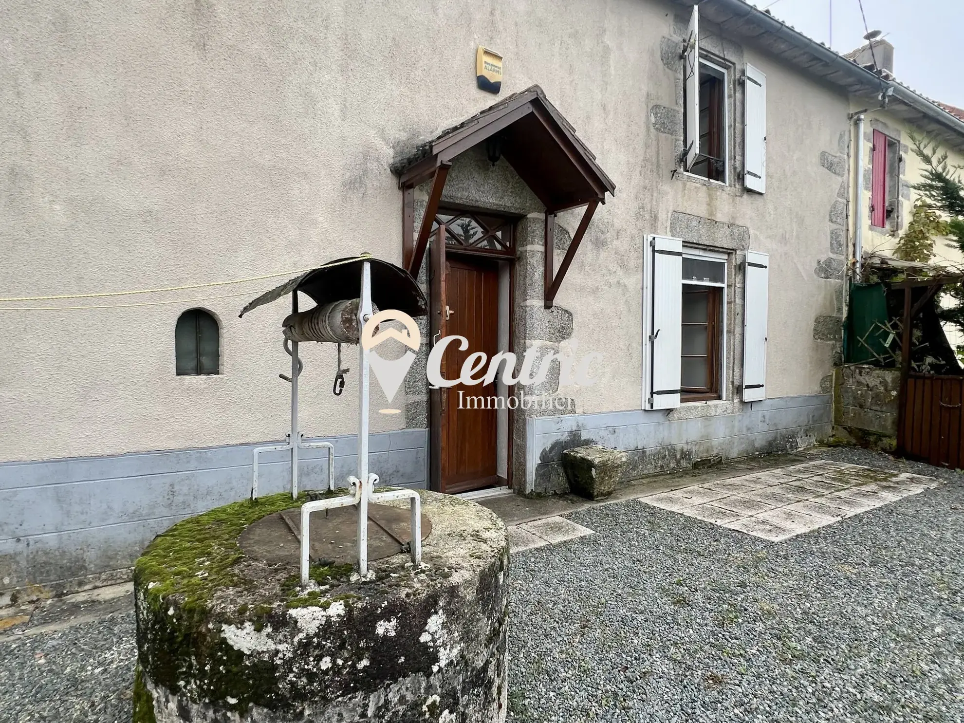 Maison de Bourg en Pierre avec Terrain à Neuvy-Bouin - Opportunité à 70 000 € 