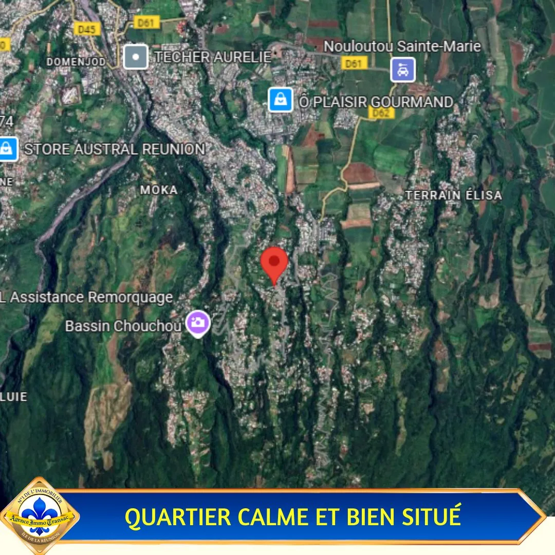 Terrain constructible de 370 m² à Sainte-Marie avec vue panoramique sur mer et montagnes 