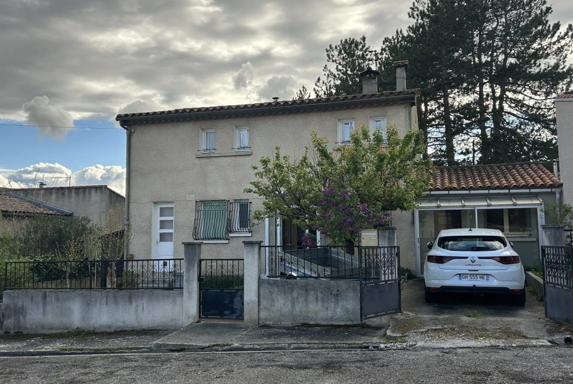 Vente maison avec jardin, dépendance et vue sur Limoux 