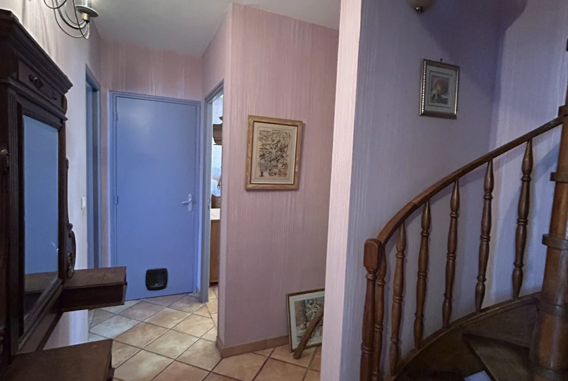 Vente maison avec jardin, dépendance et vue sur Limoux 