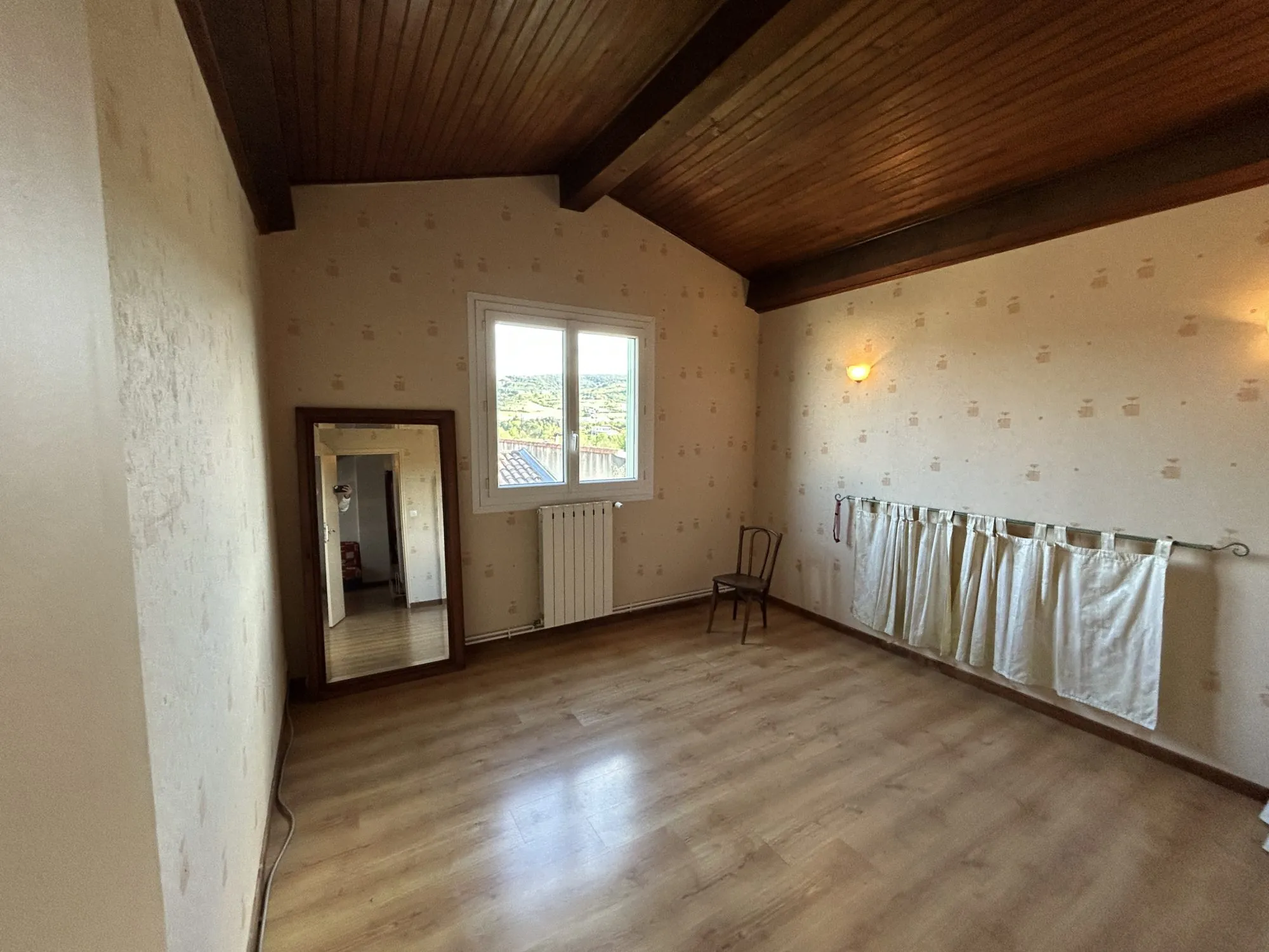 Vente maison avec jardin, dépendance et vue sur Limoux 