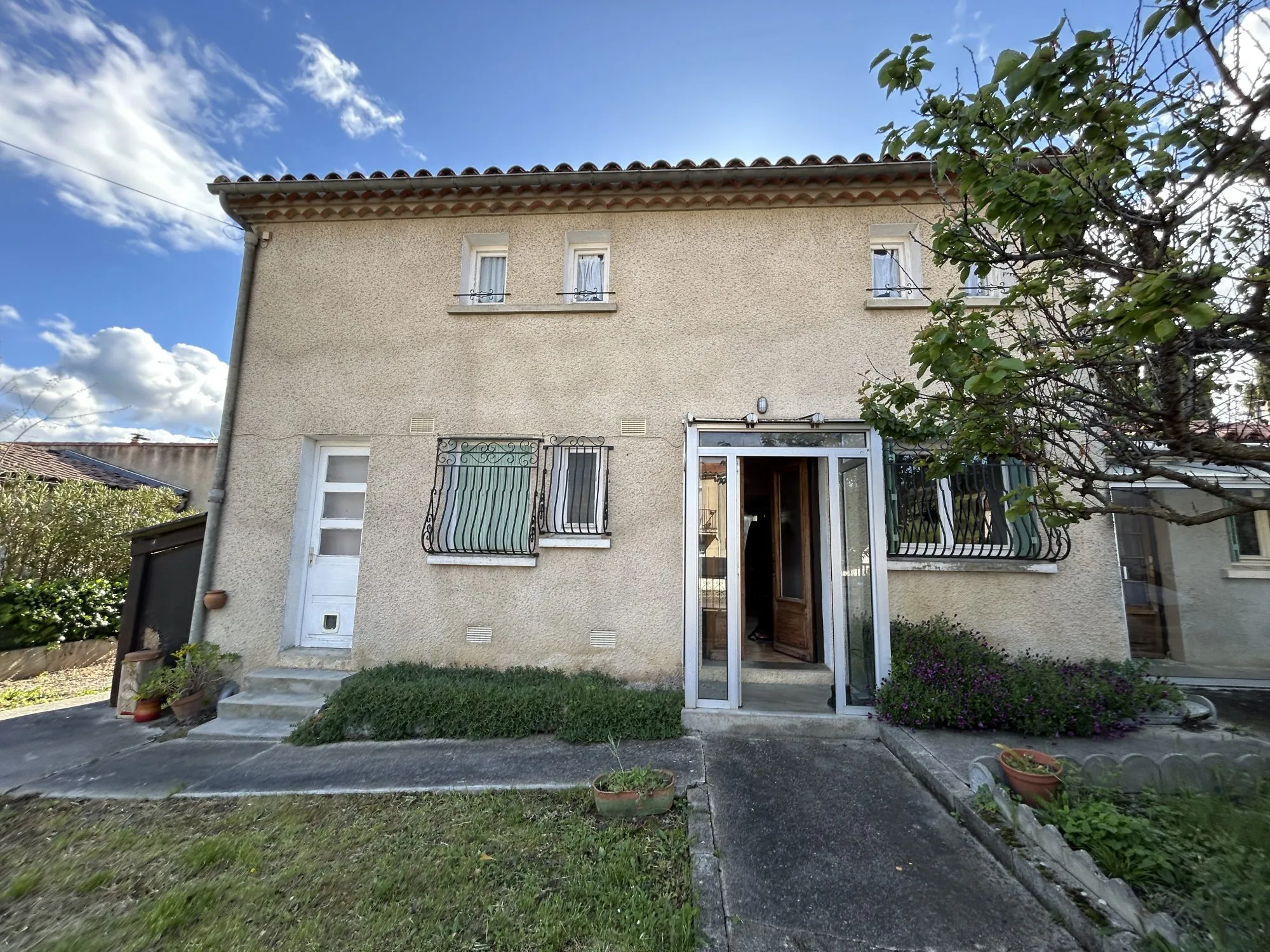 Vente maison avec jardin, dépendance et vue sur Limoux 