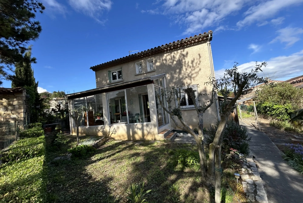 Vente maison avec jardin, dépendance et vue sur Limoux 