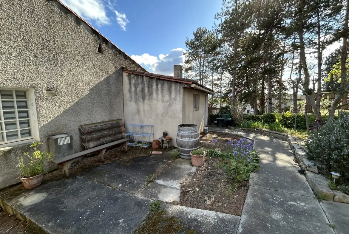 Vente maison avec jardin, dépendance et vue sur Limoux 