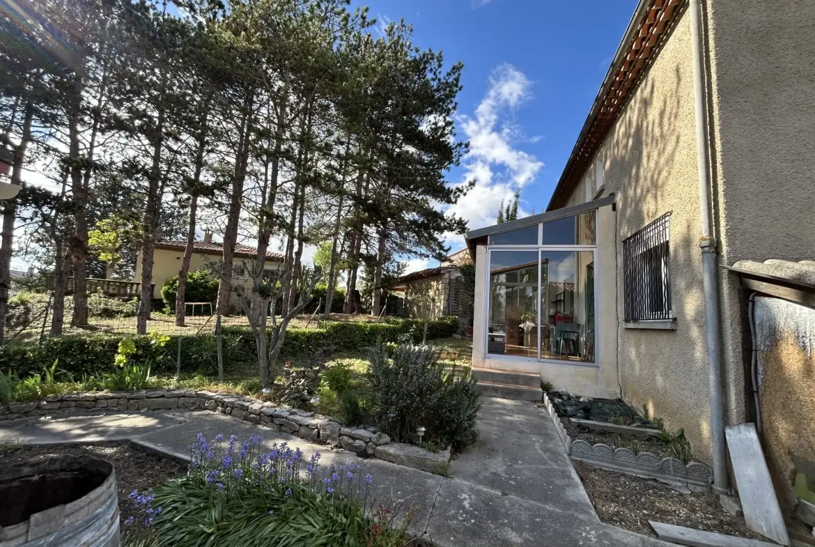 Vente maison avec jardin, dépendance et vue sur Limoux 