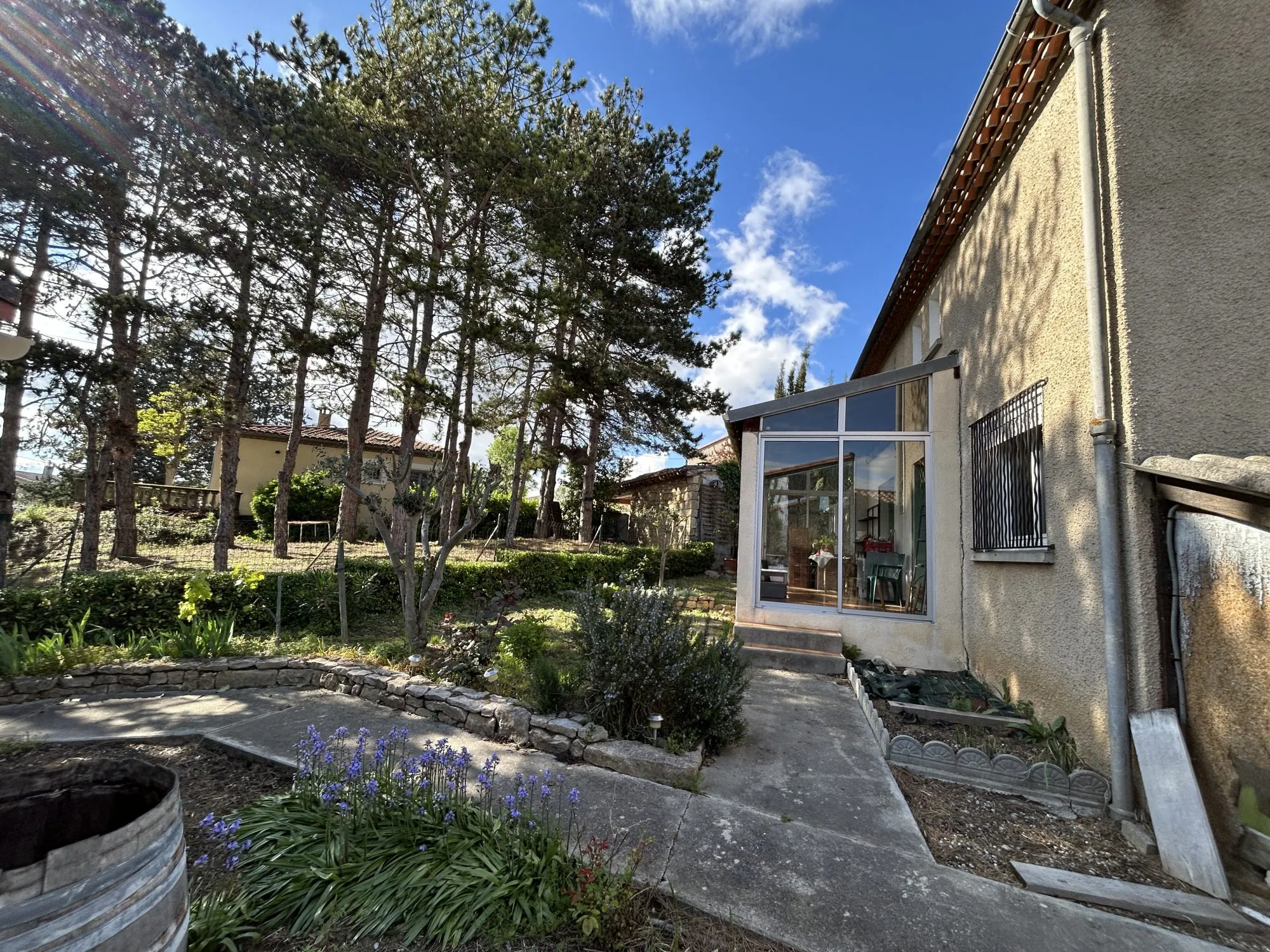 Vente maison avec jardin, dépendance et vue sur Limoux 