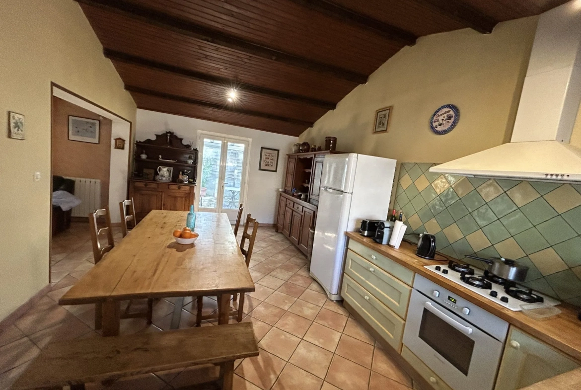 Vente maison avec jardin, dépendance et vue sur Limoux 