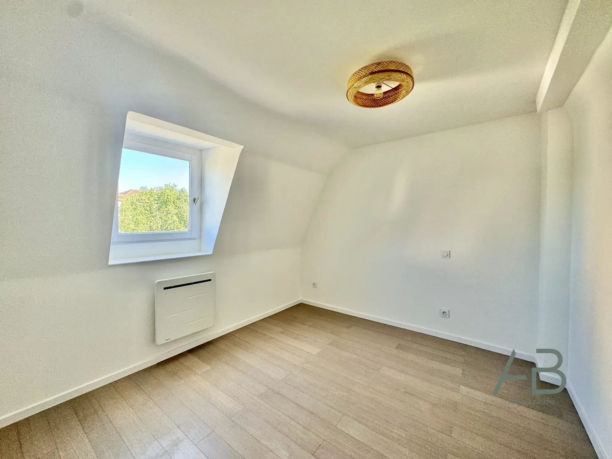 Appartement T2 à Lille Gambetta – 27,50 m², faible charges et proximité des commodités 