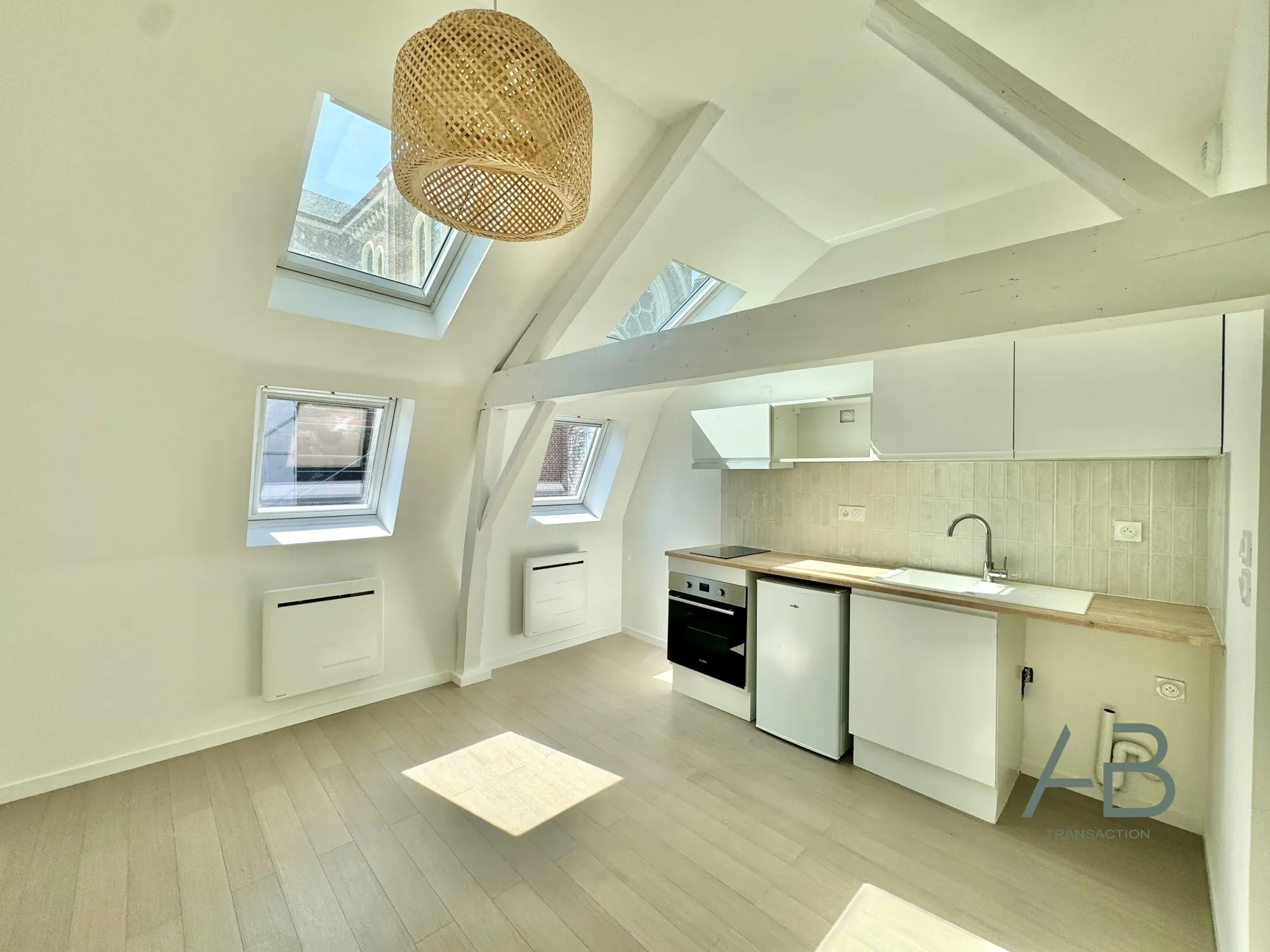 Appartement T2 à Lille Gambetta – 27,50 m², faible charges et proximité des commodités 