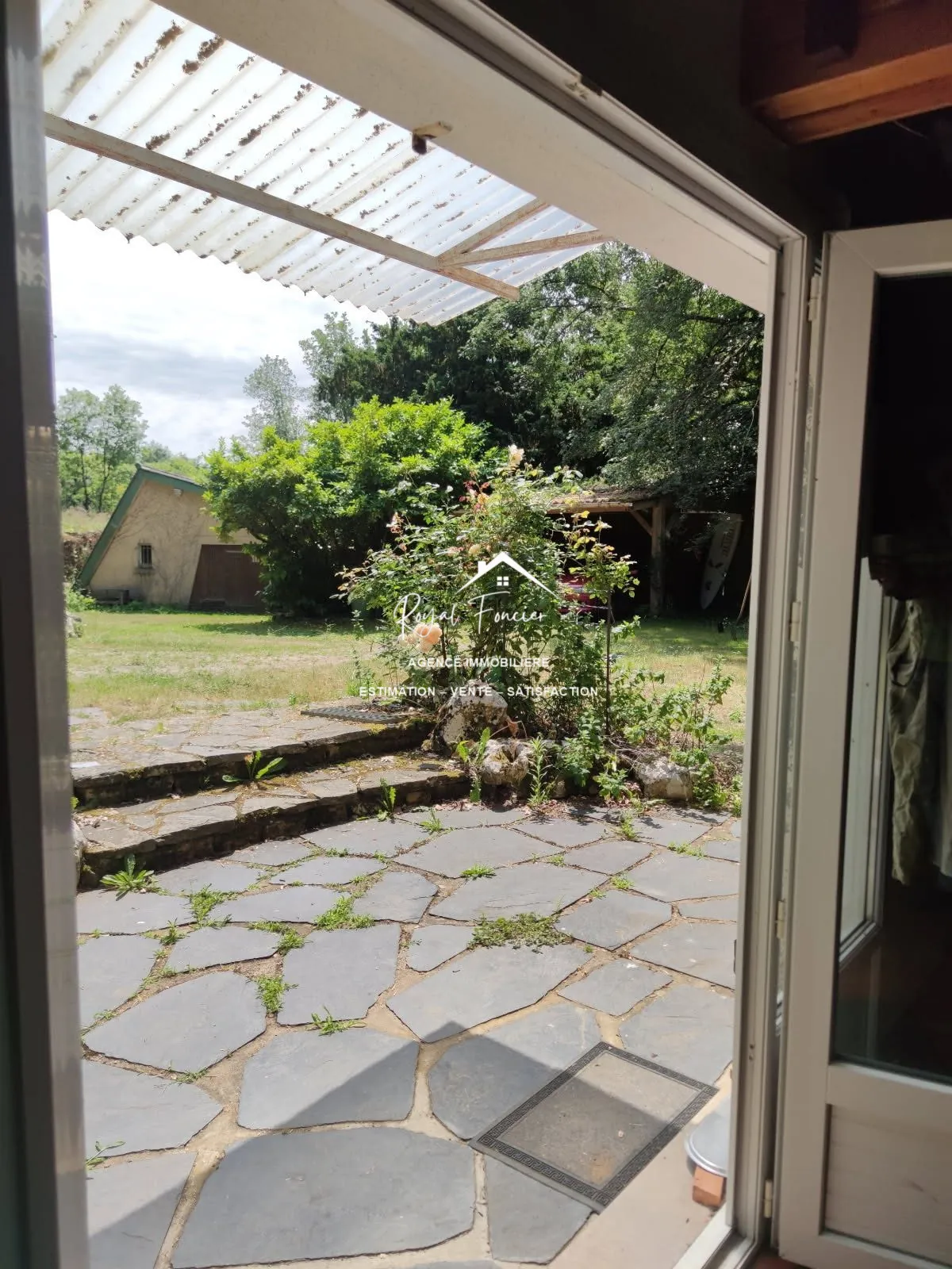 Maison ancienne de 45 m² à Châtellerault avec grand terrain, idéal pour vivre au calme 