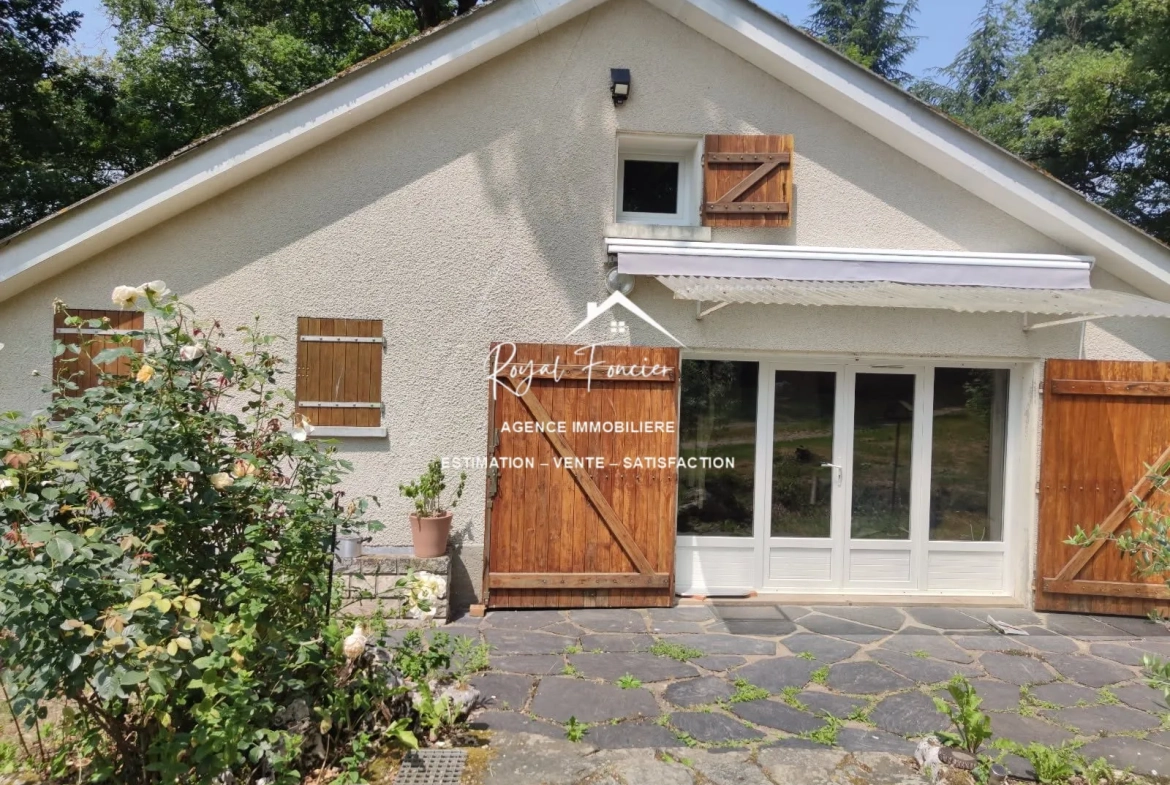Maison ancienne de 45 m² à Châtellerault avec grand terrain, idéal pour vivre au calme 