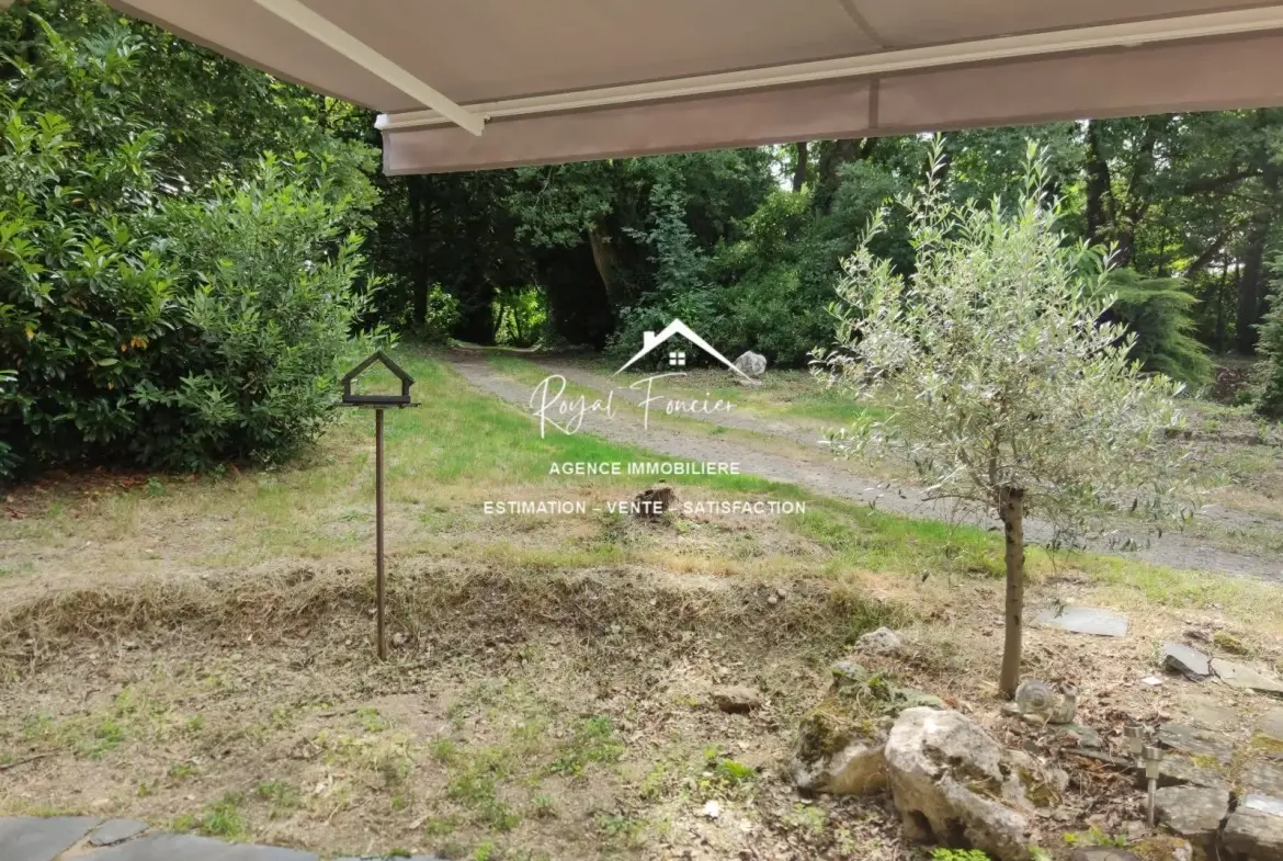 Maison ancienne de 45 m² à Châtellerault avec grand terrain, idéal pour vivre au calme 