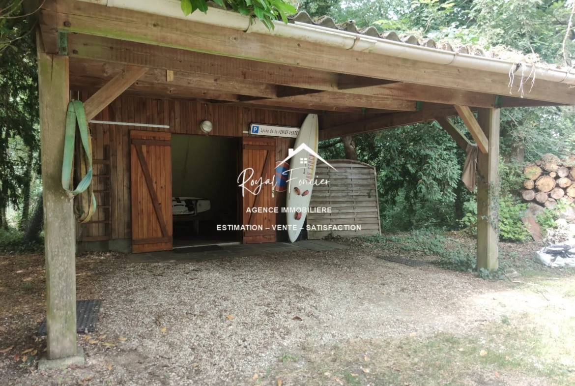 Atelier - Dépendance de 40 M2  Maison ancienne de 45 m² à Châtellerault avec grand terrain, idéal pour vivre au calme 