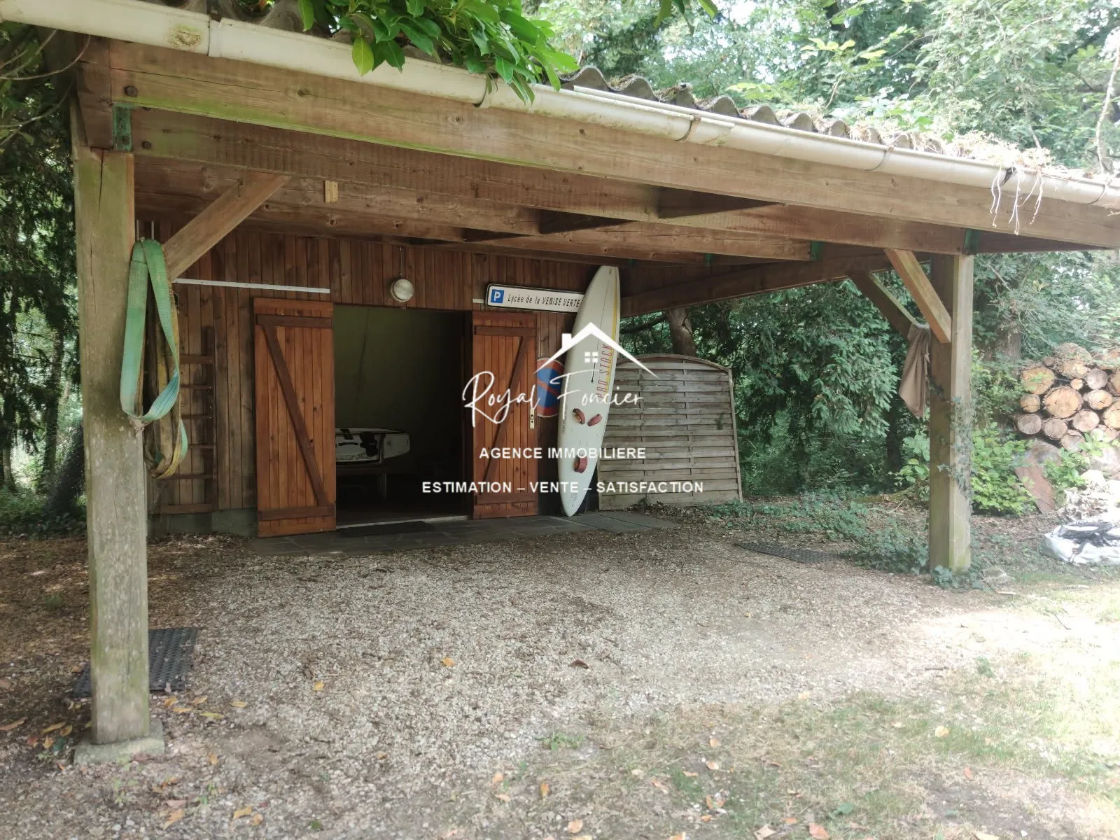 Atelier - Dépendance de 40 M2  Maison ancienne de 45 m² à Châtellerault avec grand terrain, idéal pour vivre au calme 