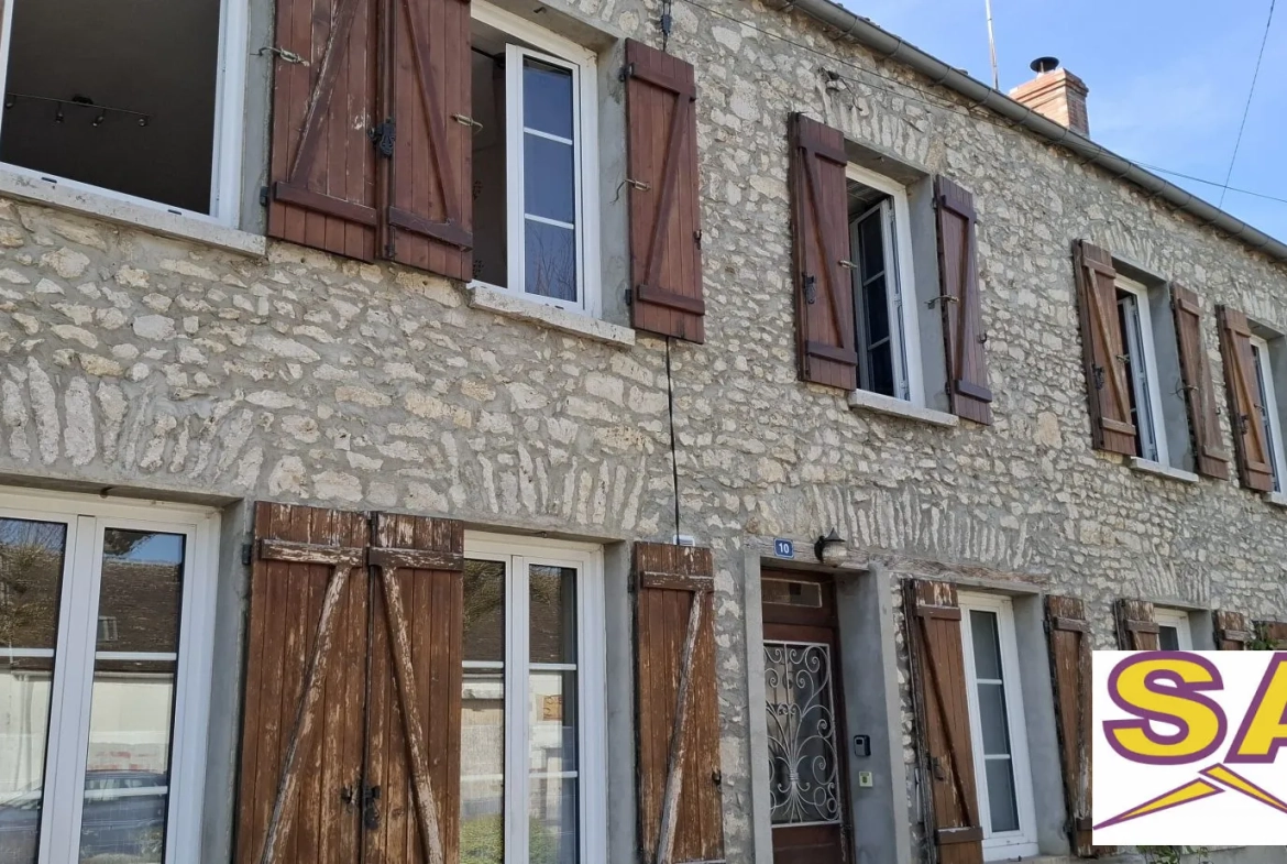 Maison de bourg avec 5 chambres et jardin à Bransles (77) 