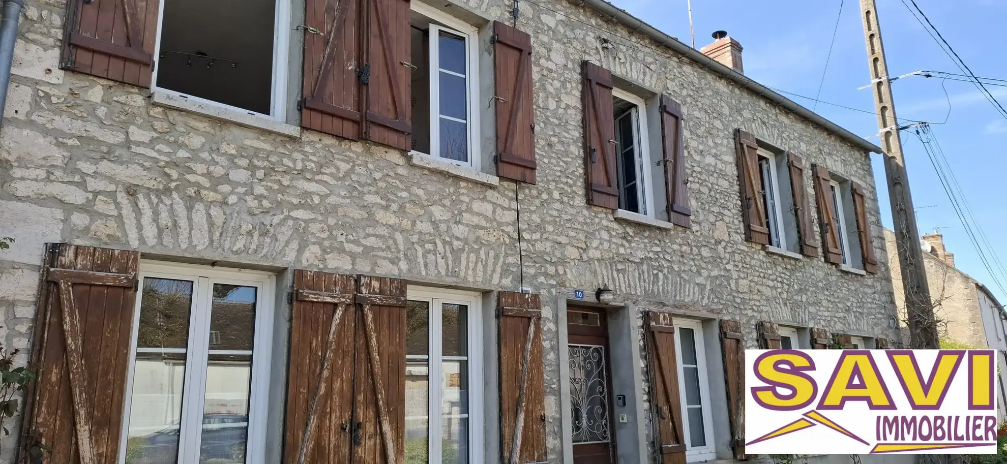 Maison de bourg avec 5 chambres et jardin à Bransles (77) 