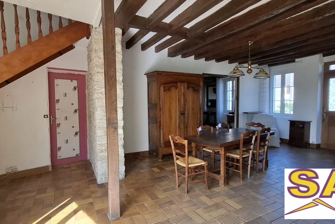 Maison de bourg avec 5 chambres et jardin à Bransles (77) 